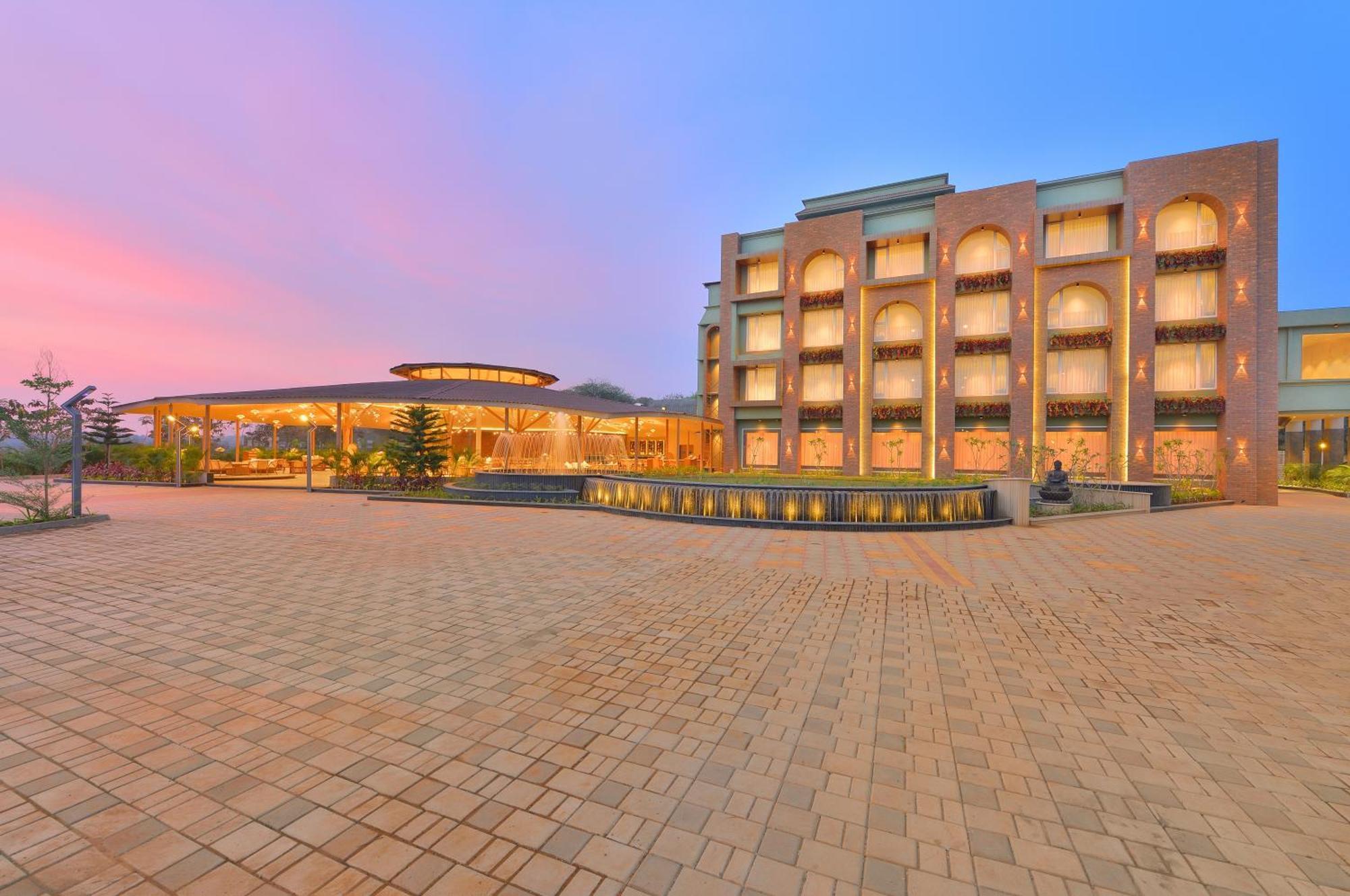 Hotel Urbane By Treat Daman Exterior foto
